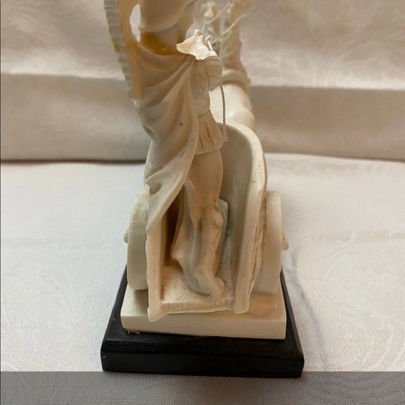 Statue from Tuscany - Picture 7 of 12